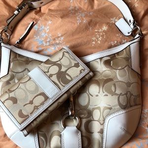 Coach Purse & Matching Wallet Excellent Price 4🎄